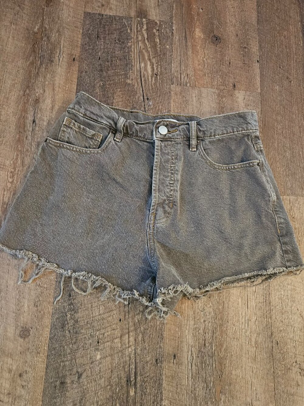 PacSun Vintage High Rise Gray Denim Shorts Size 27 Raw Hem Distressed